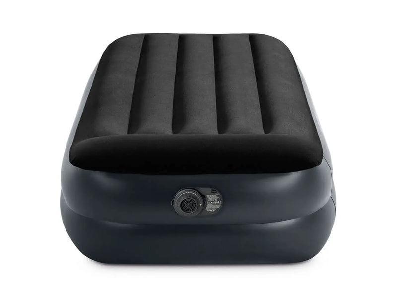 Laad afbeelding in galerijtoner, Het Intex Pillow Rest Raised Eenpersoons Luchtbed, getoond vanaf het voeteneinde op een witte achtergrond, heeft een ingebouwde elektrische pomp voor eenvoudig oppompen.