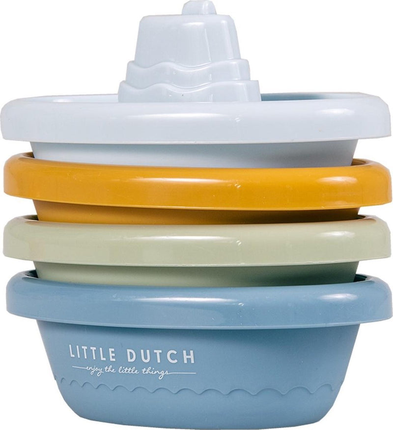 Laad afbeelding in galerijtoner, Vier stapelbare bad bootjes van Little Dutch. De bootjes hebben de kleuren blauw, lichtblauw, groen en okergeel