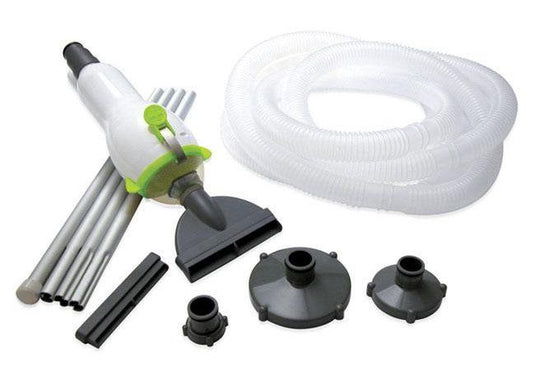 Groene Interline Vacuclean Zwembadstofzuiger met een steel, slang, opzetstukken en koppelstukken