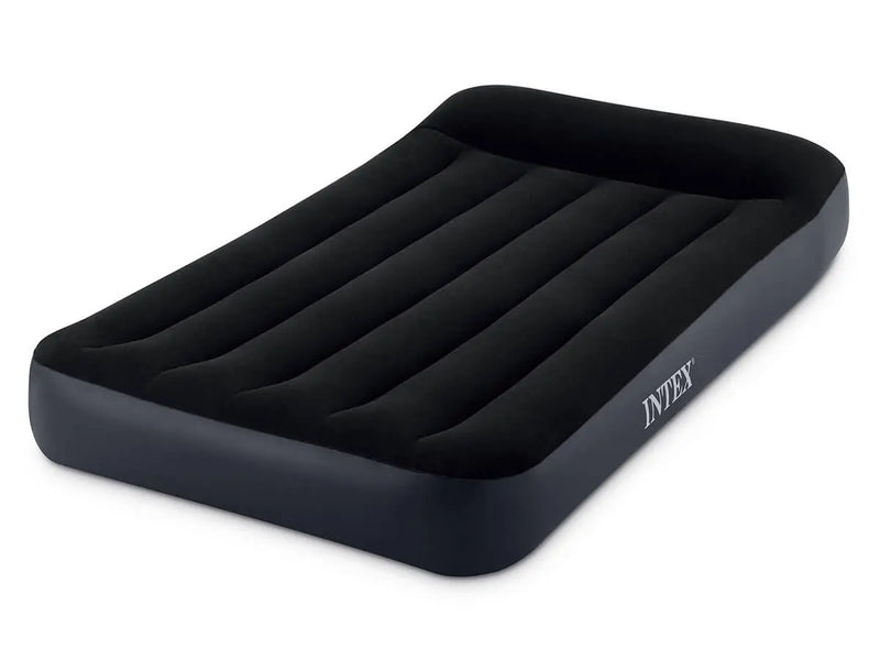 Laad afbeelding in galerijtoner, Het Intex Pillow Rest Classic Eenpersoons Luchtbed in zwart, met een verhoogd ingebouwd kussen en het Intex logo, zorgt voor een comfortabele slaapervaring.
